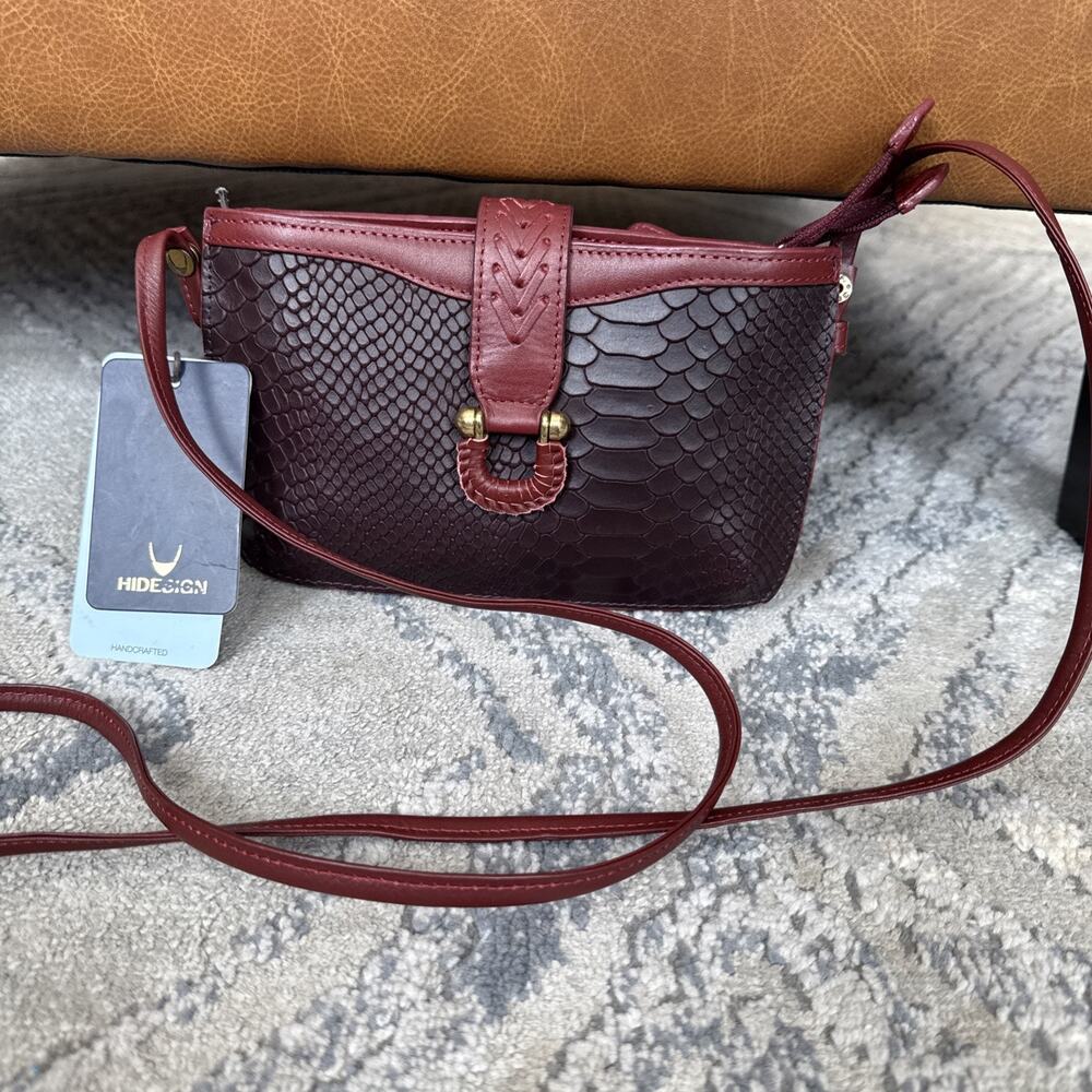 Hidesign Frieda W3 Leather Crossbody Shoulder Bag Purse Saddle Bag